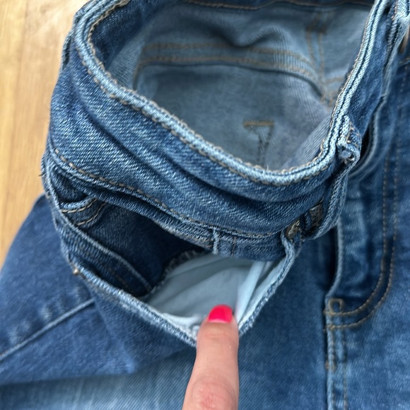 KanCan | Women’s blue jeans with distressed hem at ankles - Picture 7 of 16